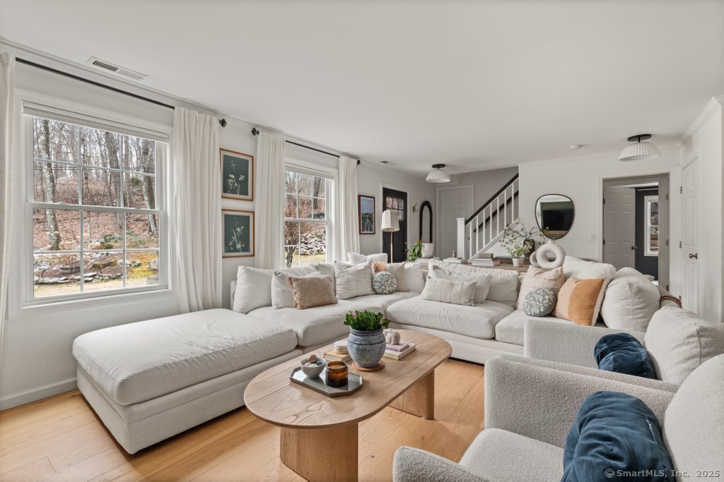 9 Arrowhead Lane