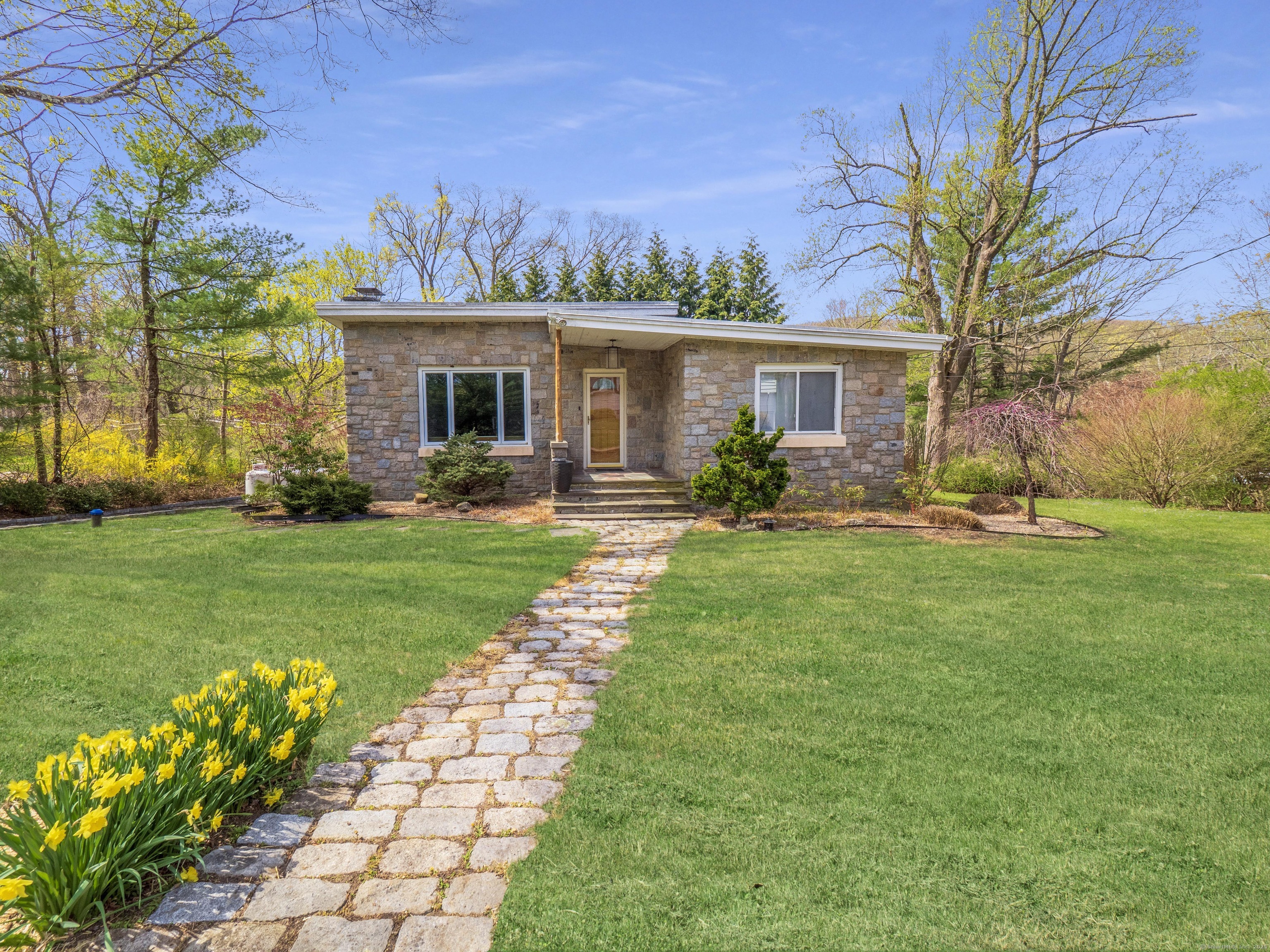 49 Crest Road