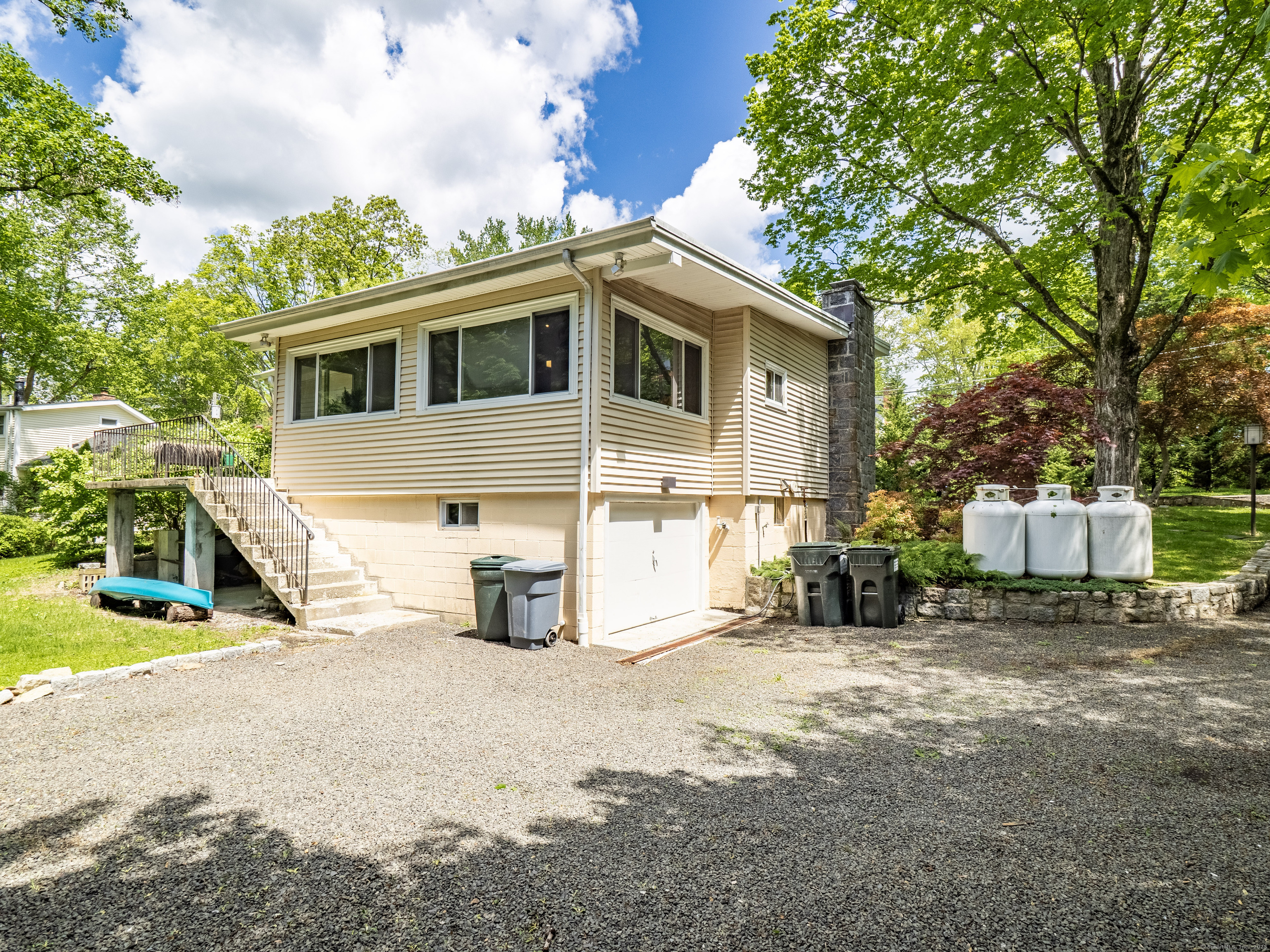 49 Crest Road