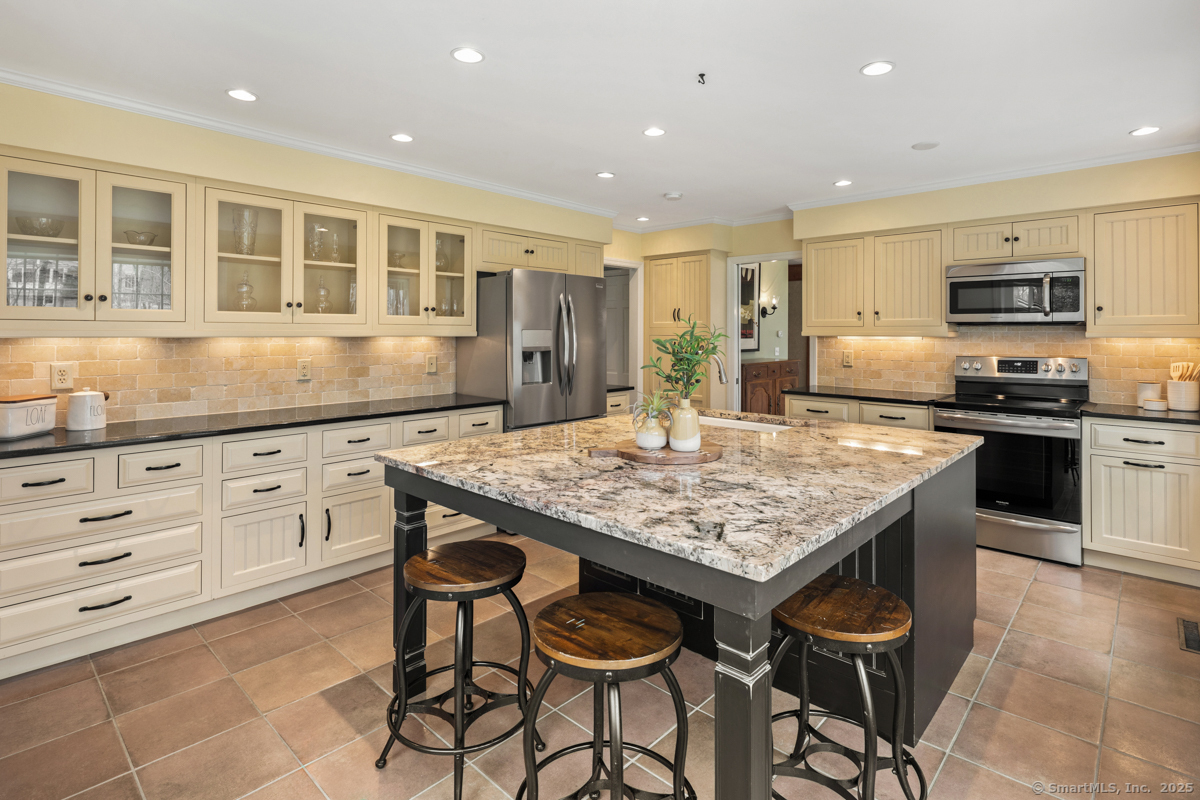 4 Ledgewood Road