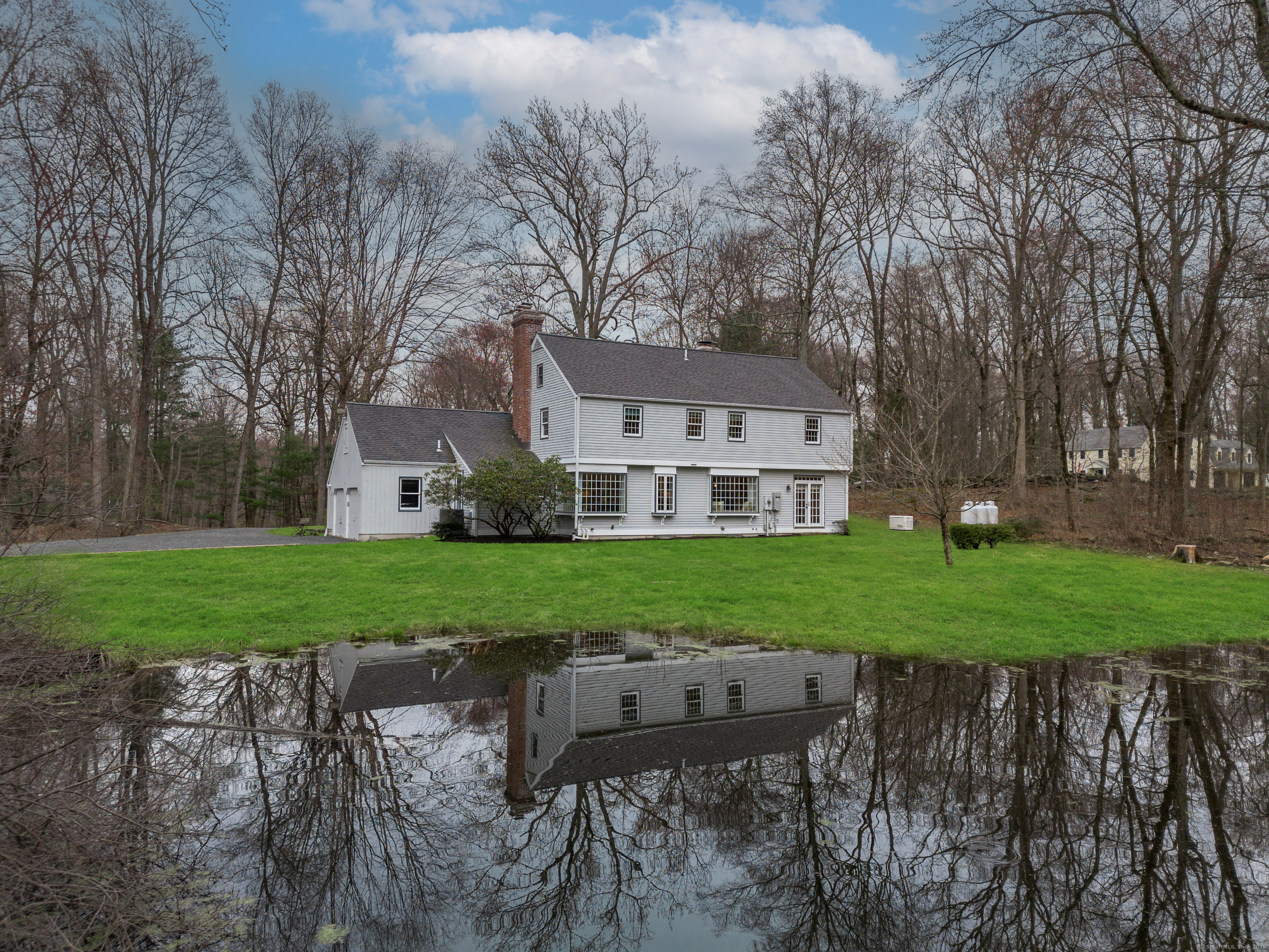 4 Ledgewood Road