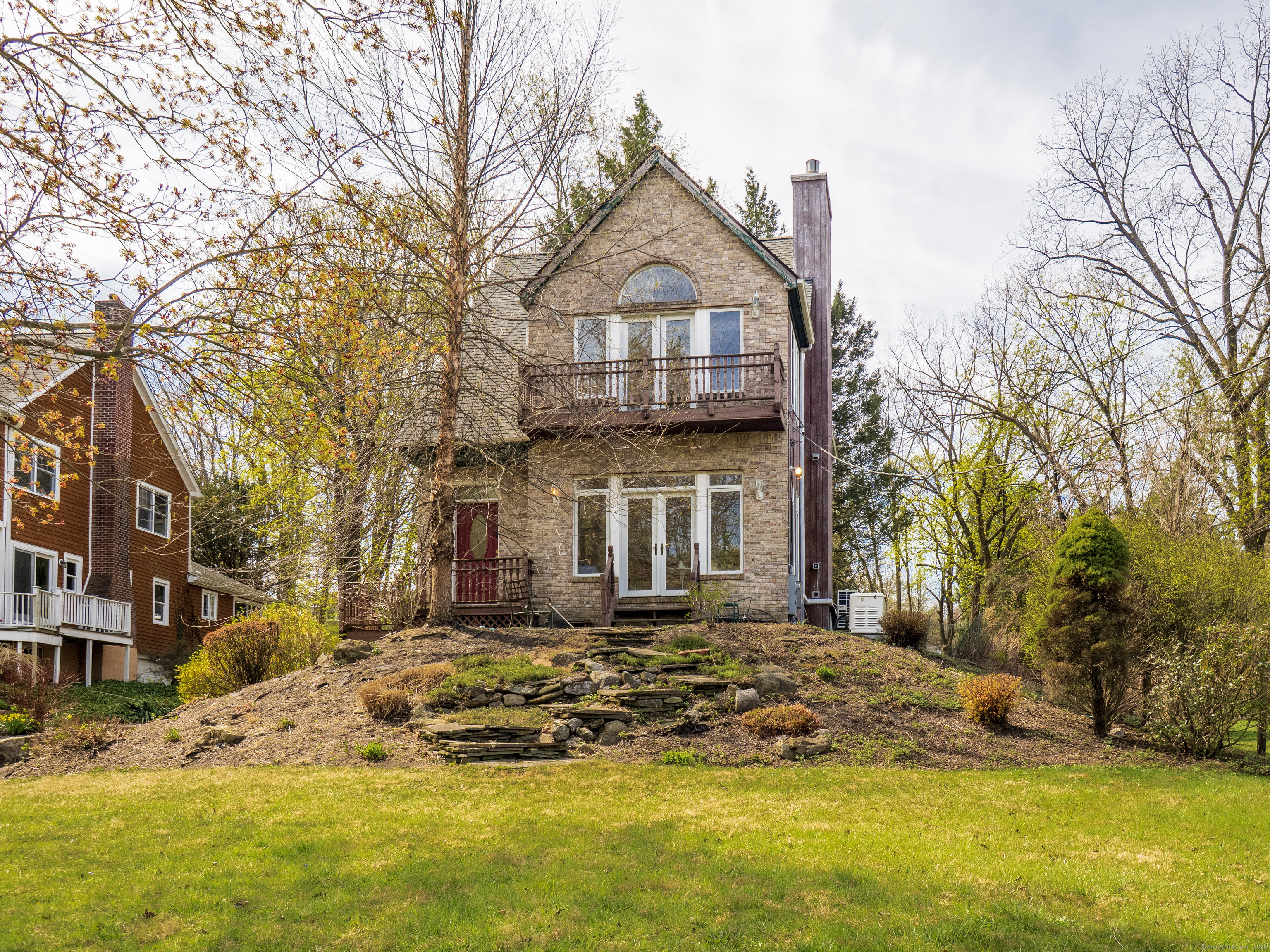145 Lakeside Drive
