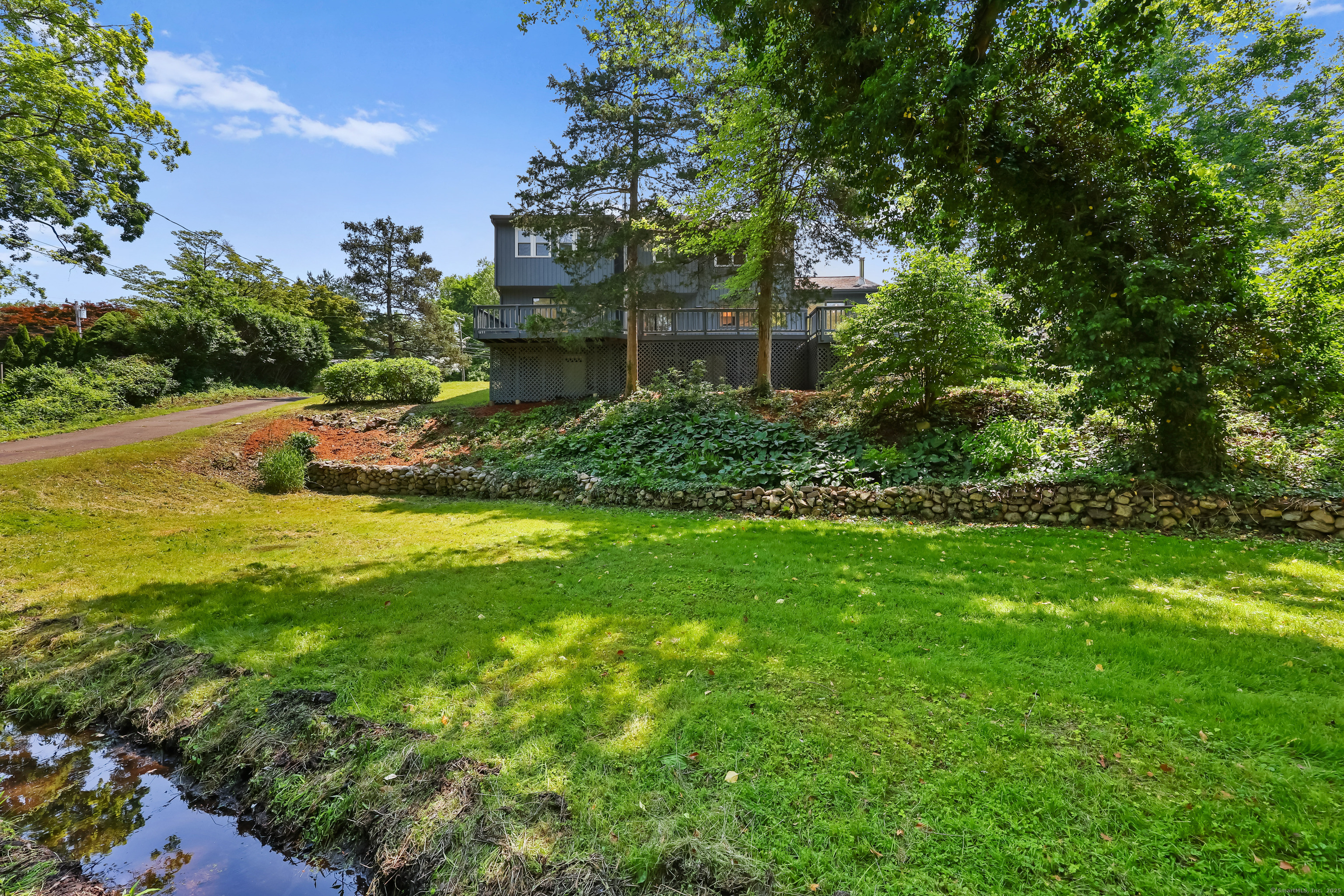 15 Grumman Avenue