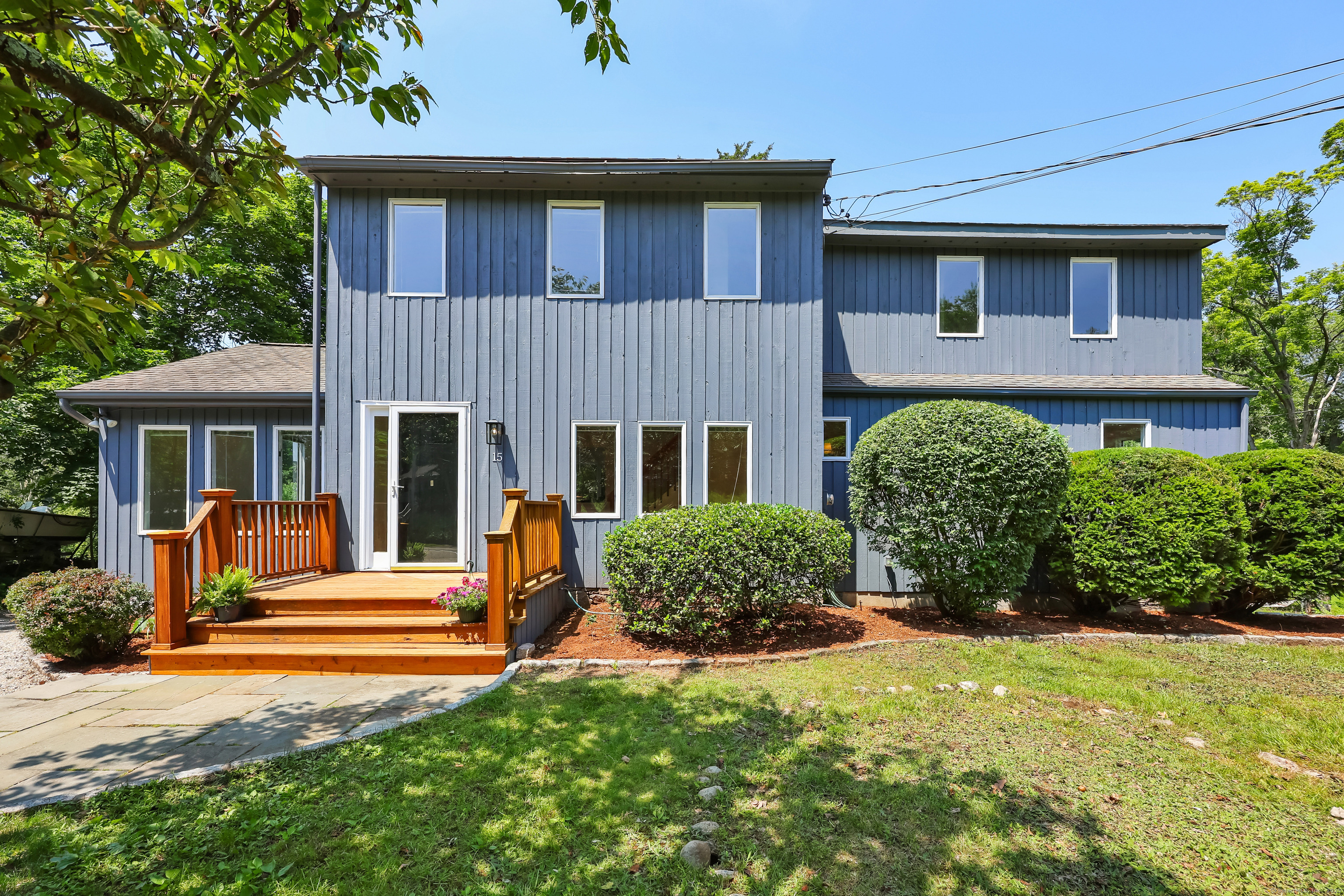 15 Grumman Avenue