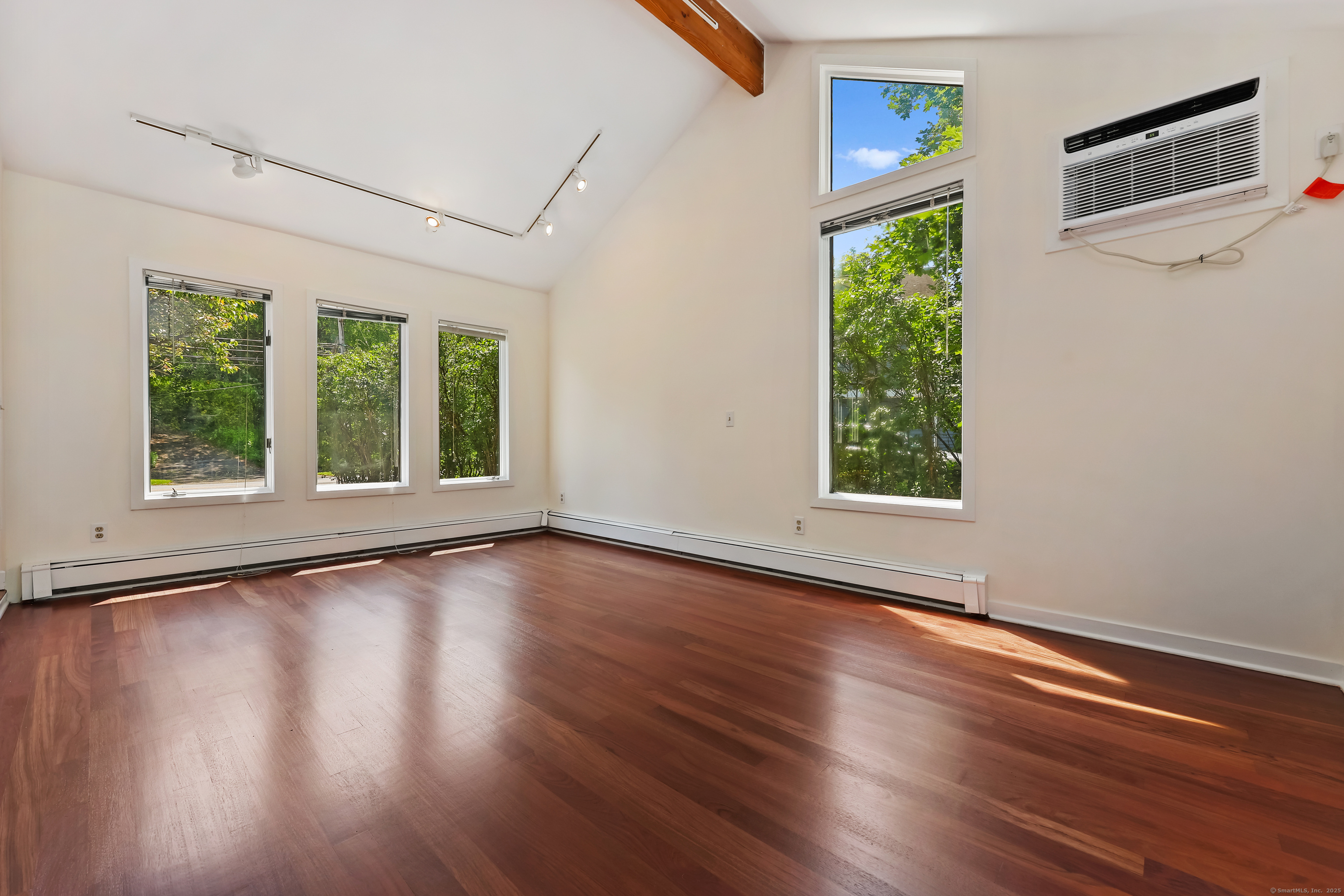 15 Grumman Avenue