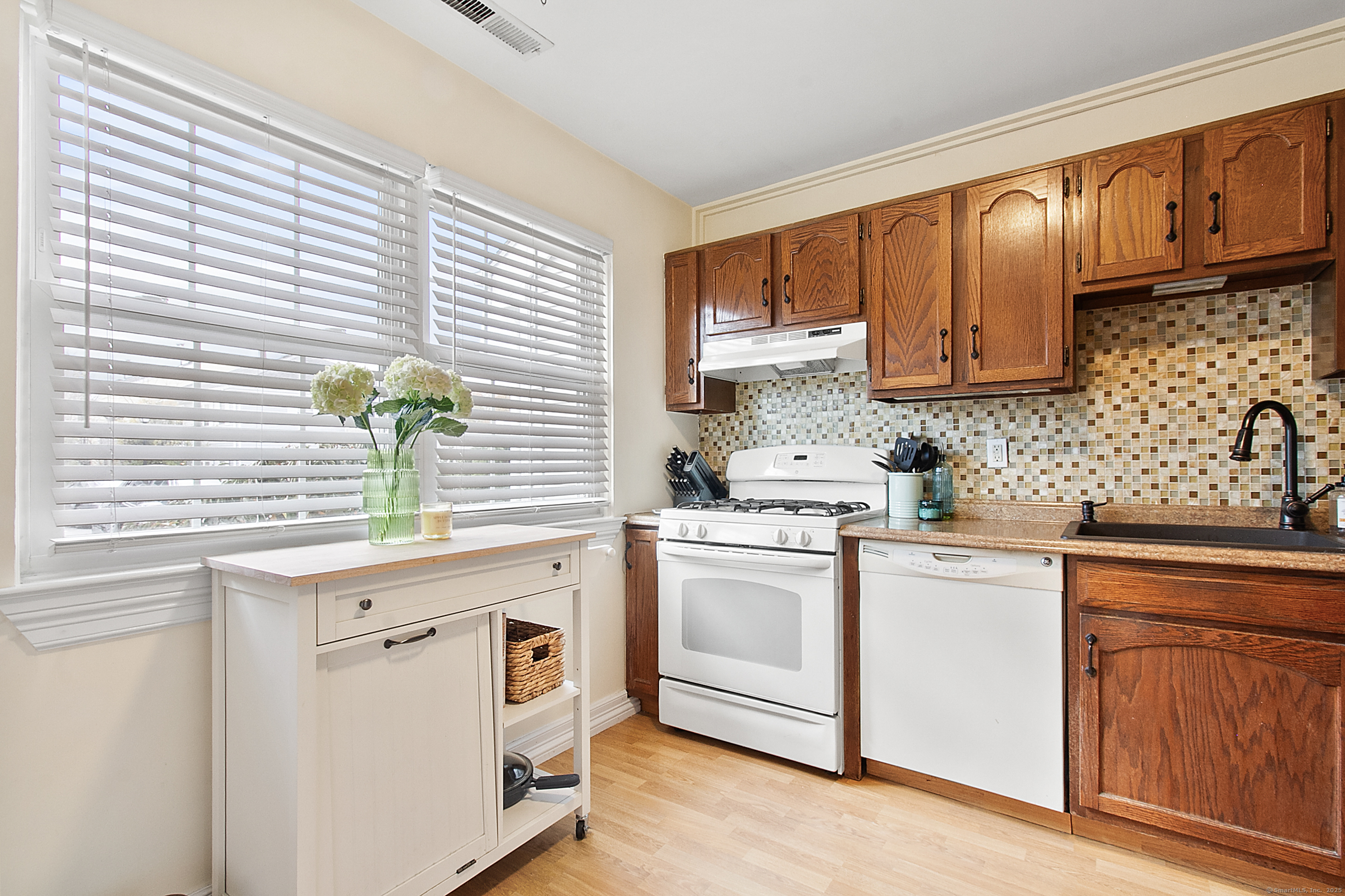 93 Park Avenue 1307