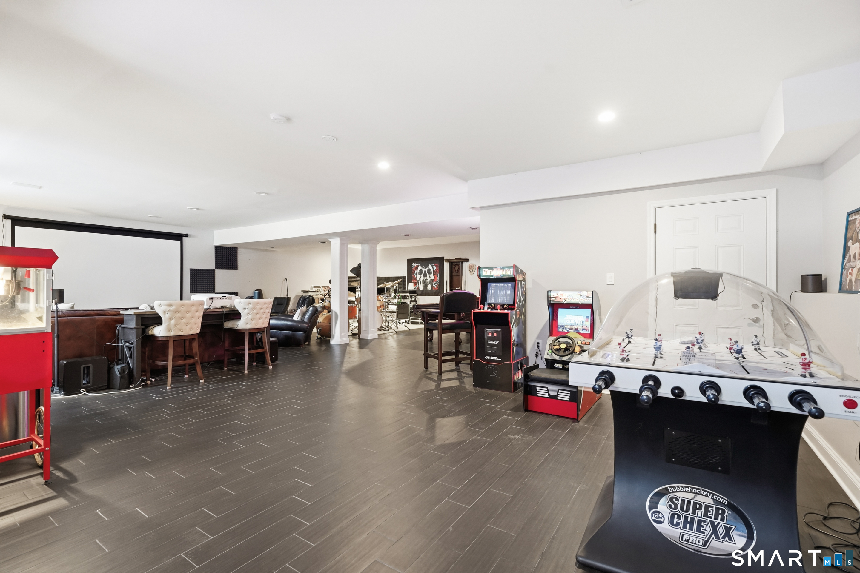 74 Black Rock Turnpike