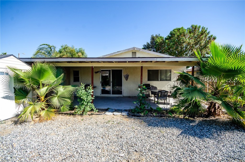 2114 Avenida Estrada