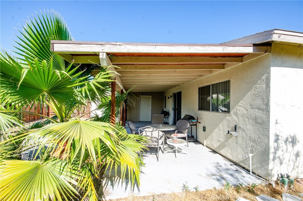 2114 Avenida Estrada