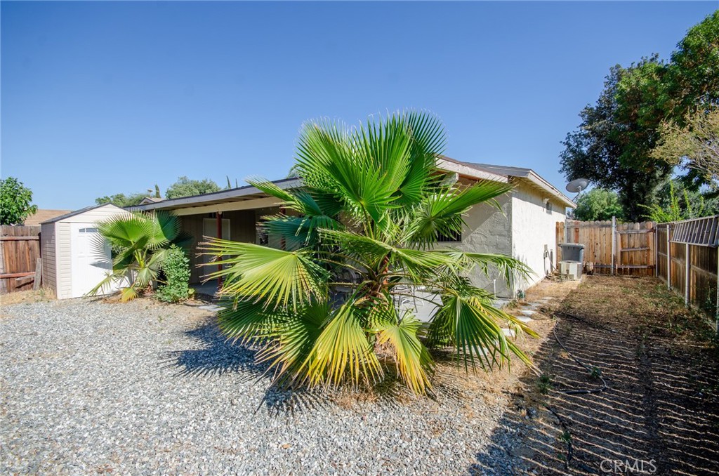 2114 Avenida Estrada