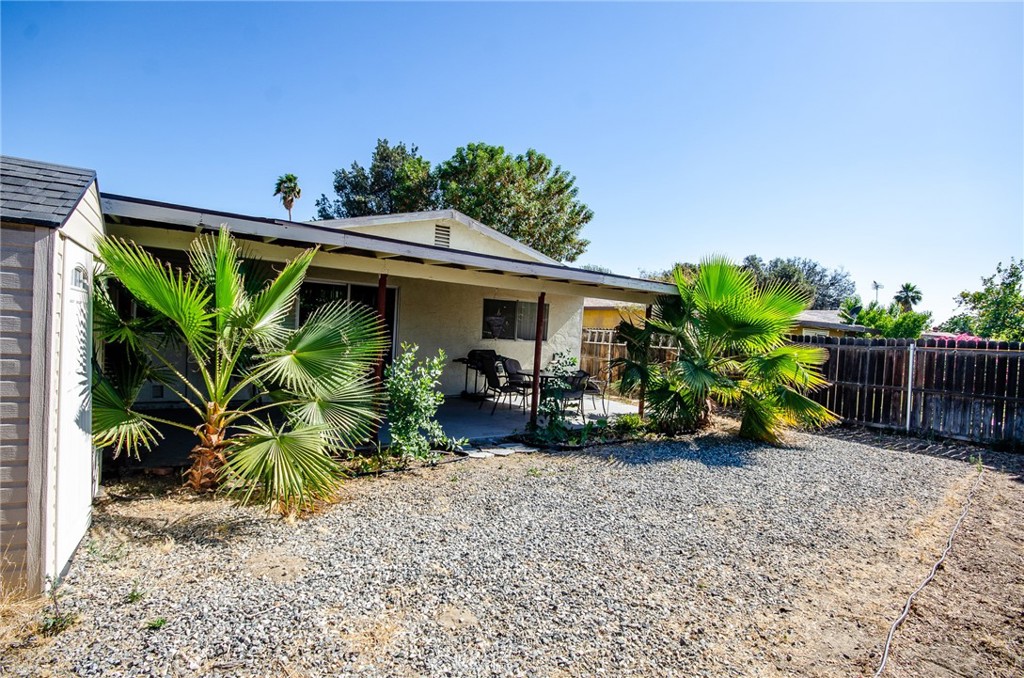 2114 Avenida Estrada