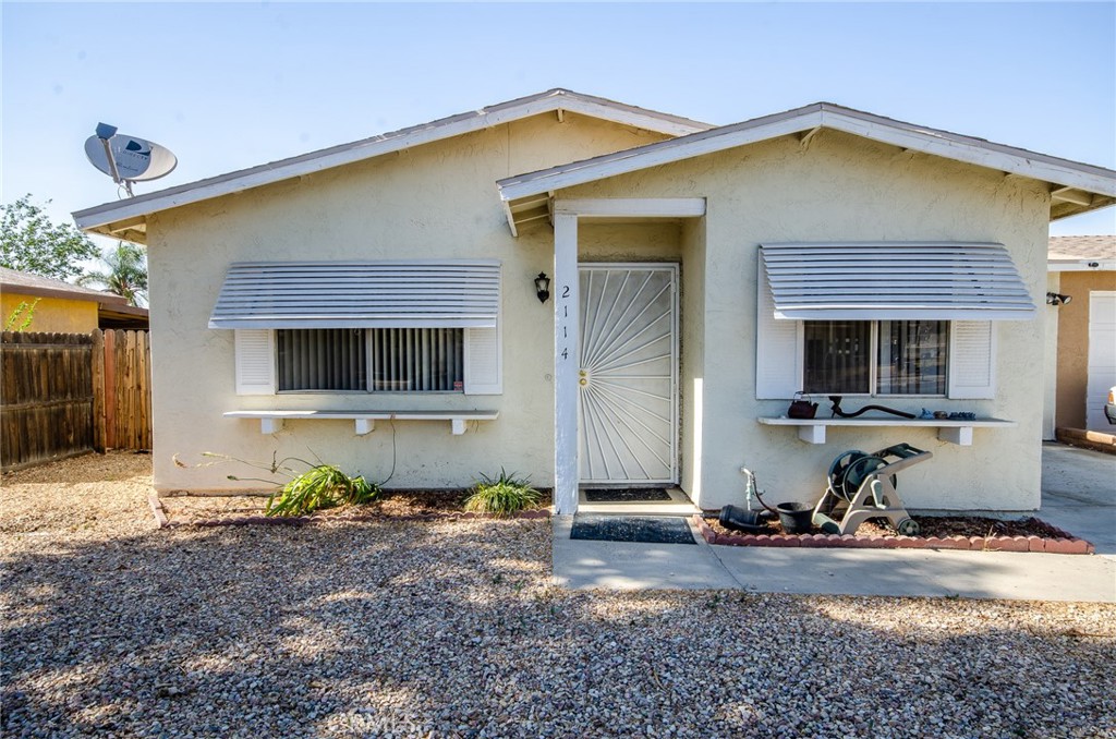 2114 Avenida Estrada