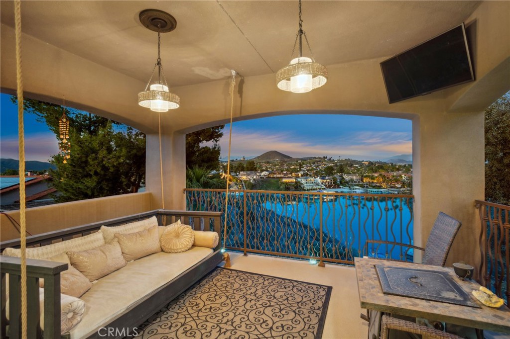 22430 Canyon Lake Drive S