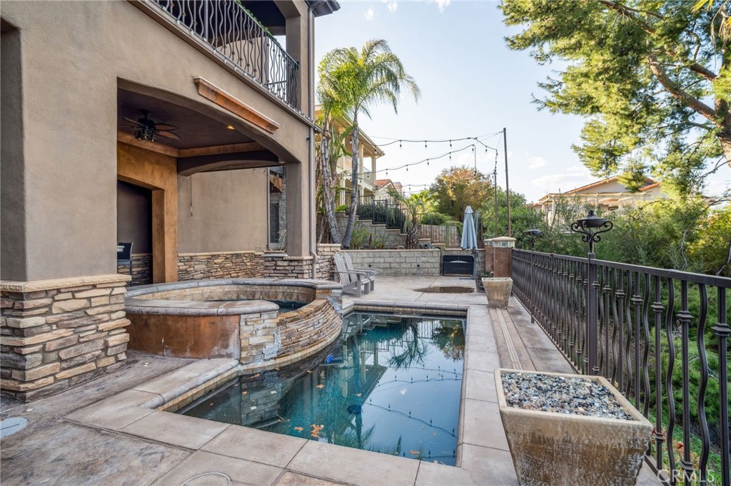 22430 Canyon Lake Drive S