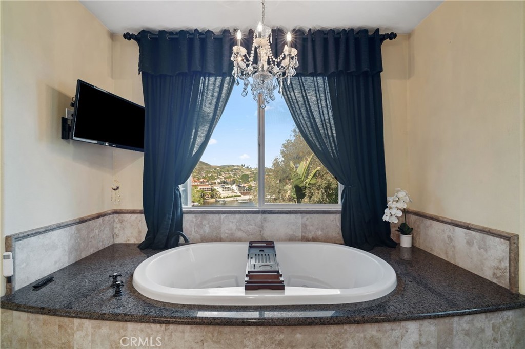 22430 Canyon Lake Drive S