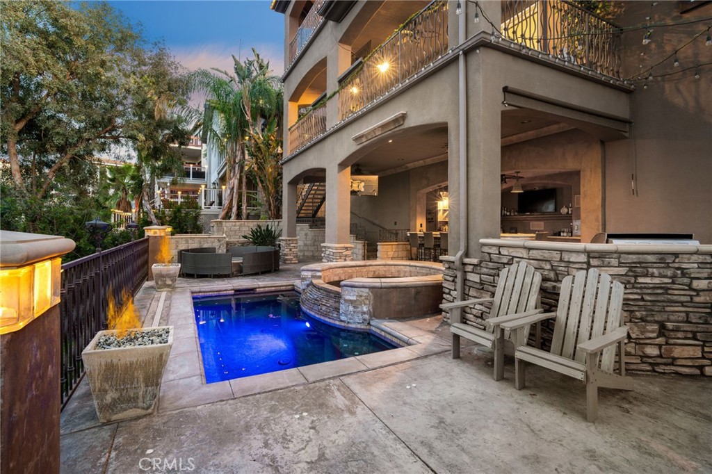 22430 Canyon Lake Drive S