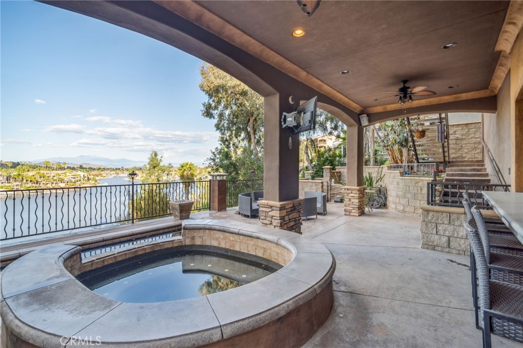 22430 Canyon Lake Drive S