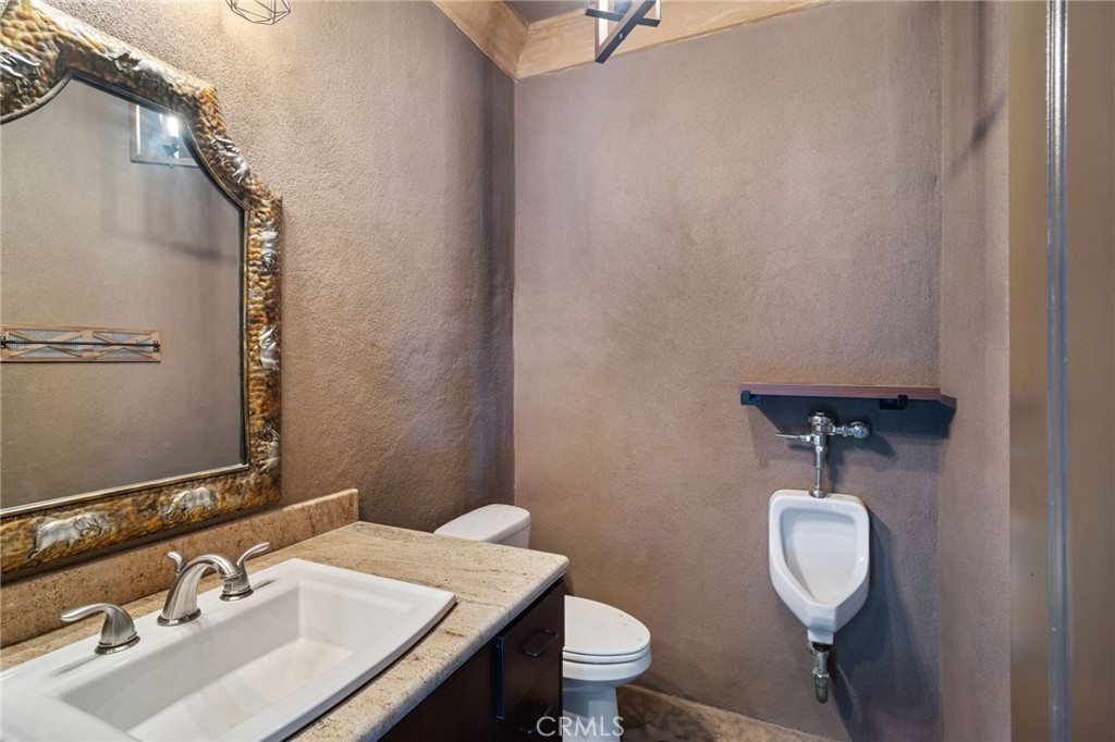 22430 Canyon Lake Drive S