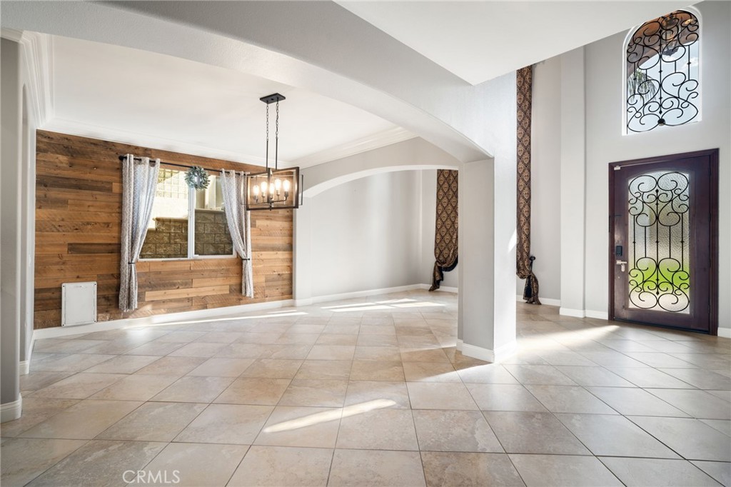 22430 Canyon Lake Drive S