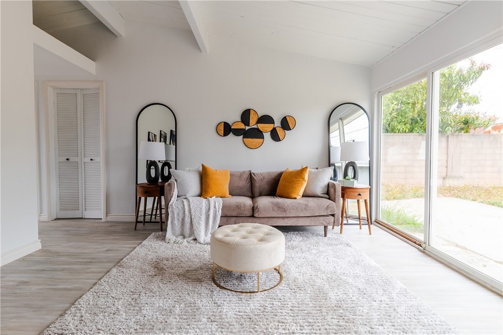 5921 Los Ramos Circle