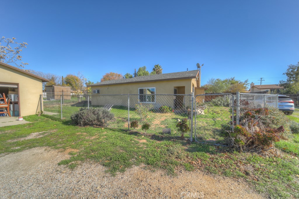 11557 Davis