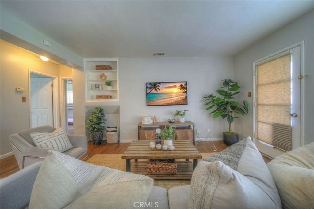 1137 W Williams