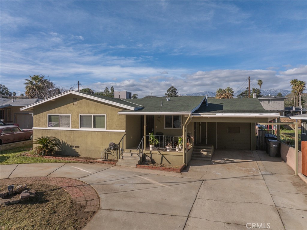1137 W Williams