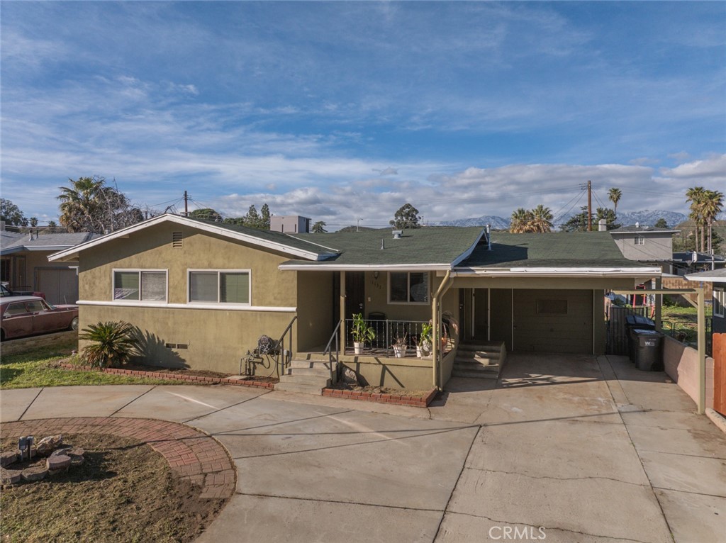 1137 W Williams