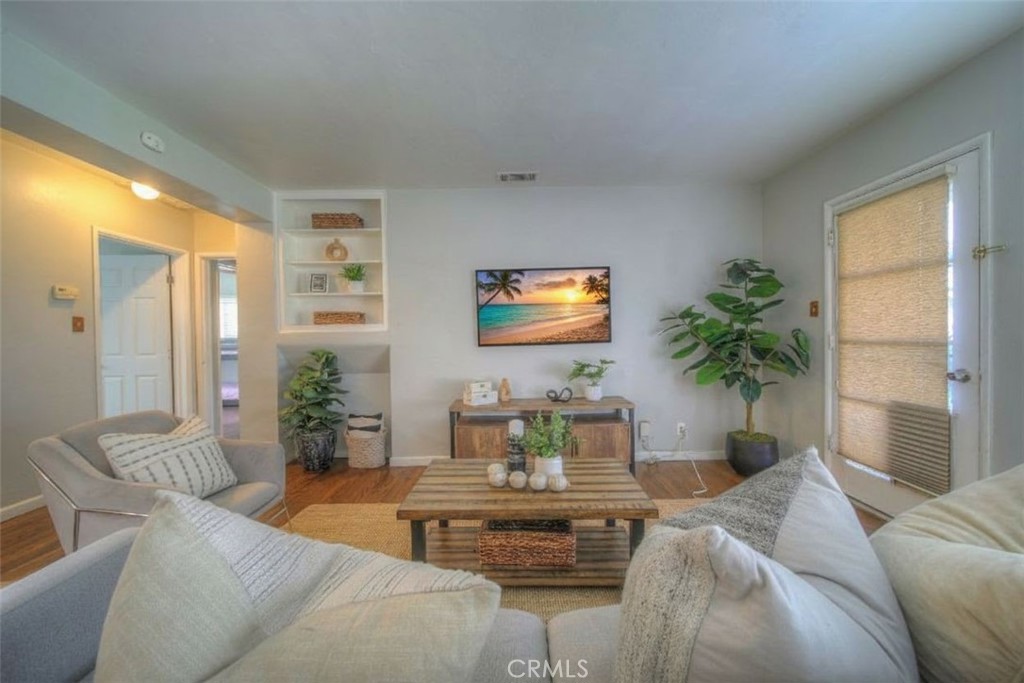 1137 W Williams