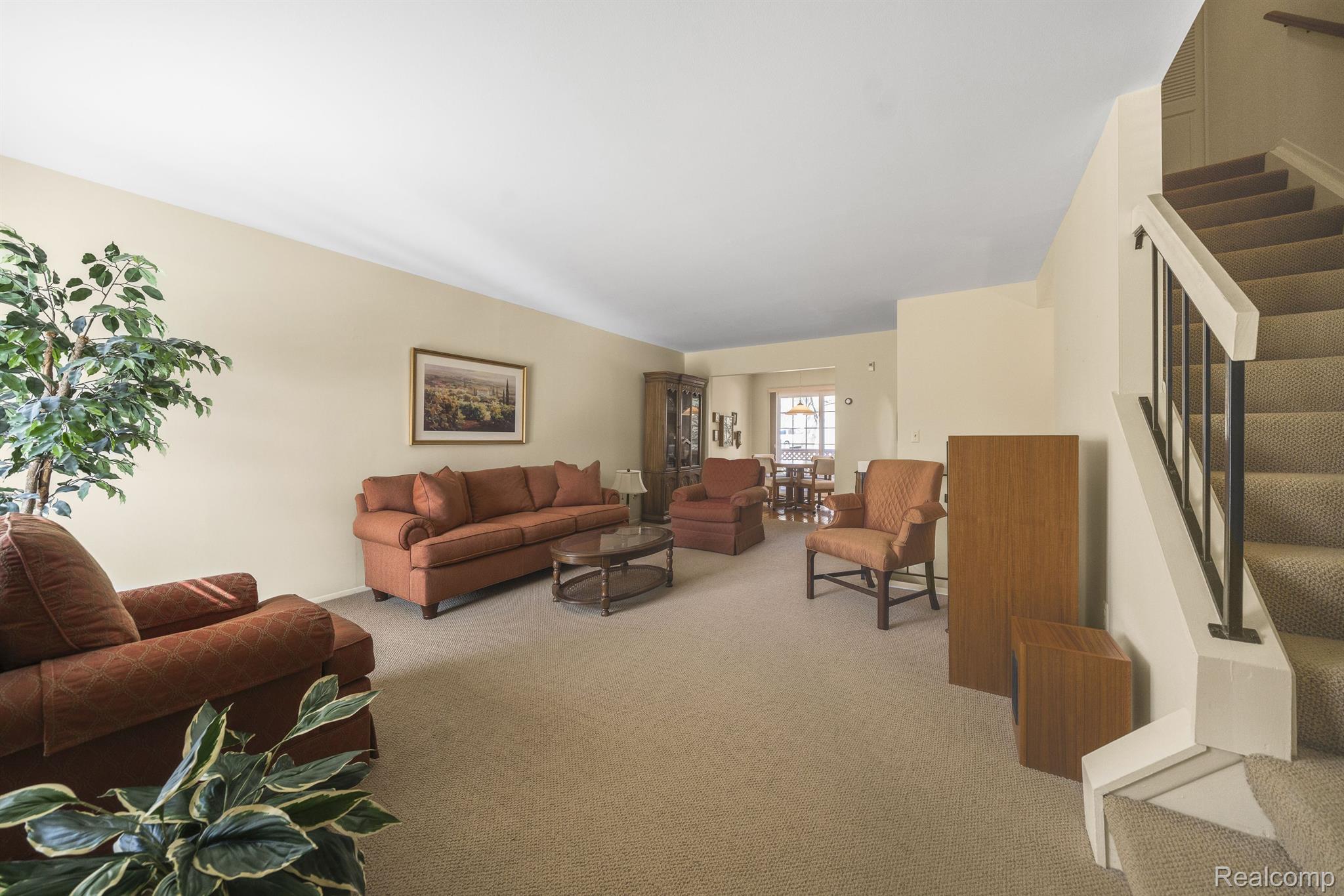 1526 HIDDEN VALLEY Lane