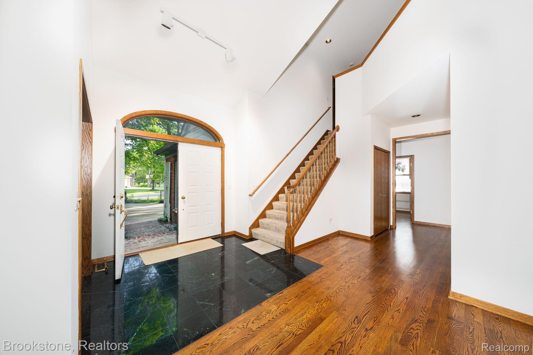2627 ALDEN