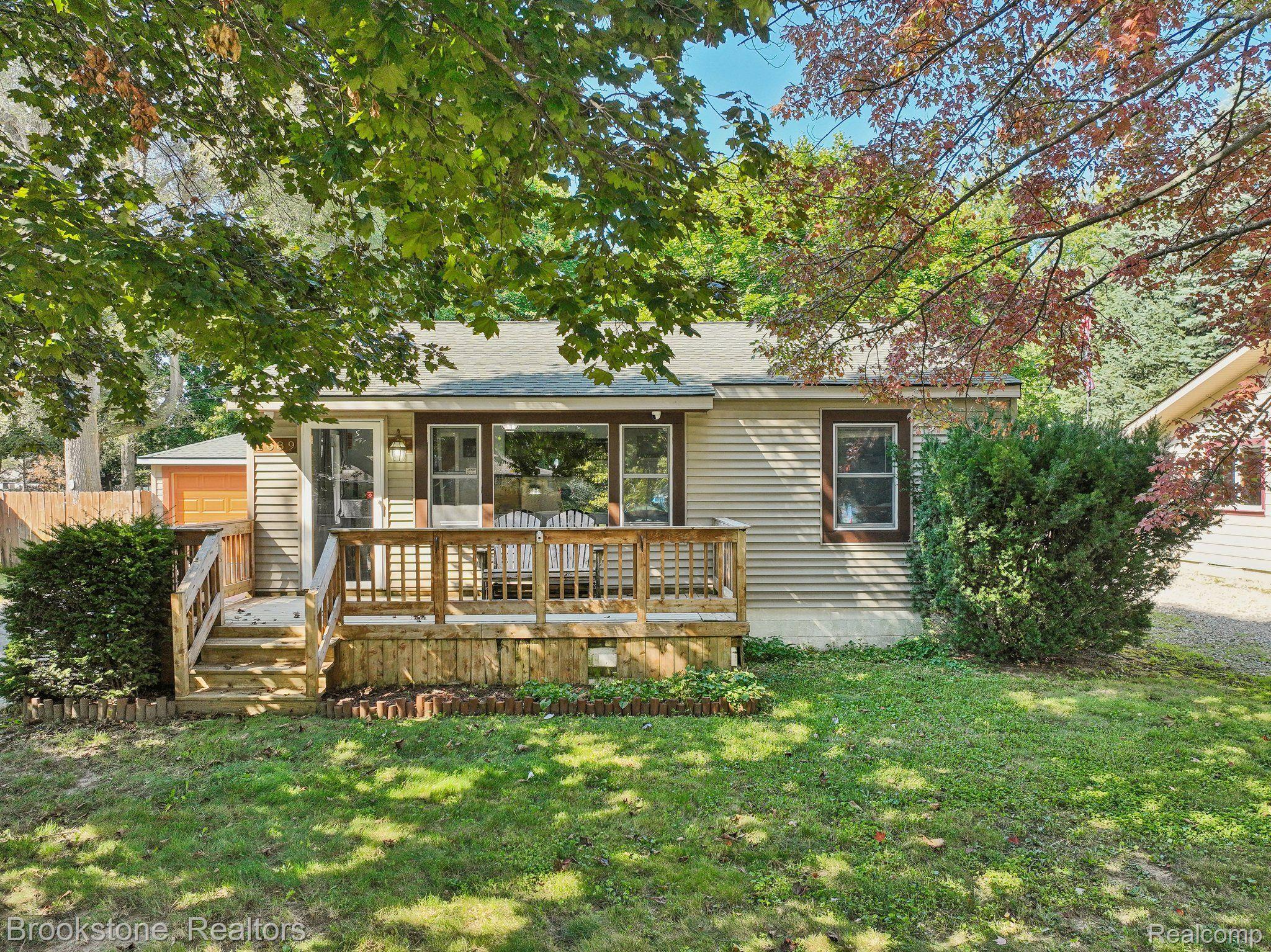 2689 BENDER Avenue