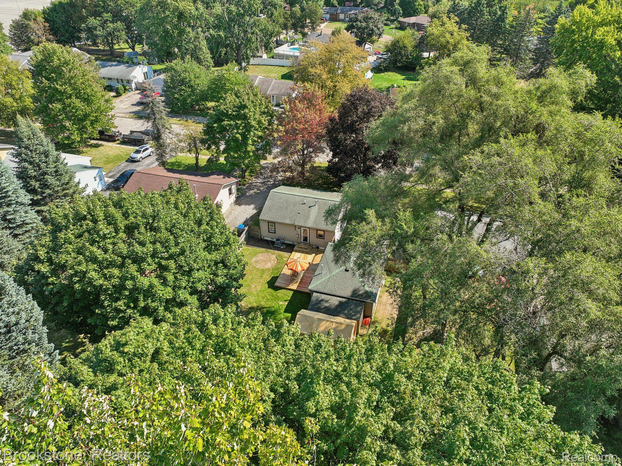 2689 BENDER Avenue