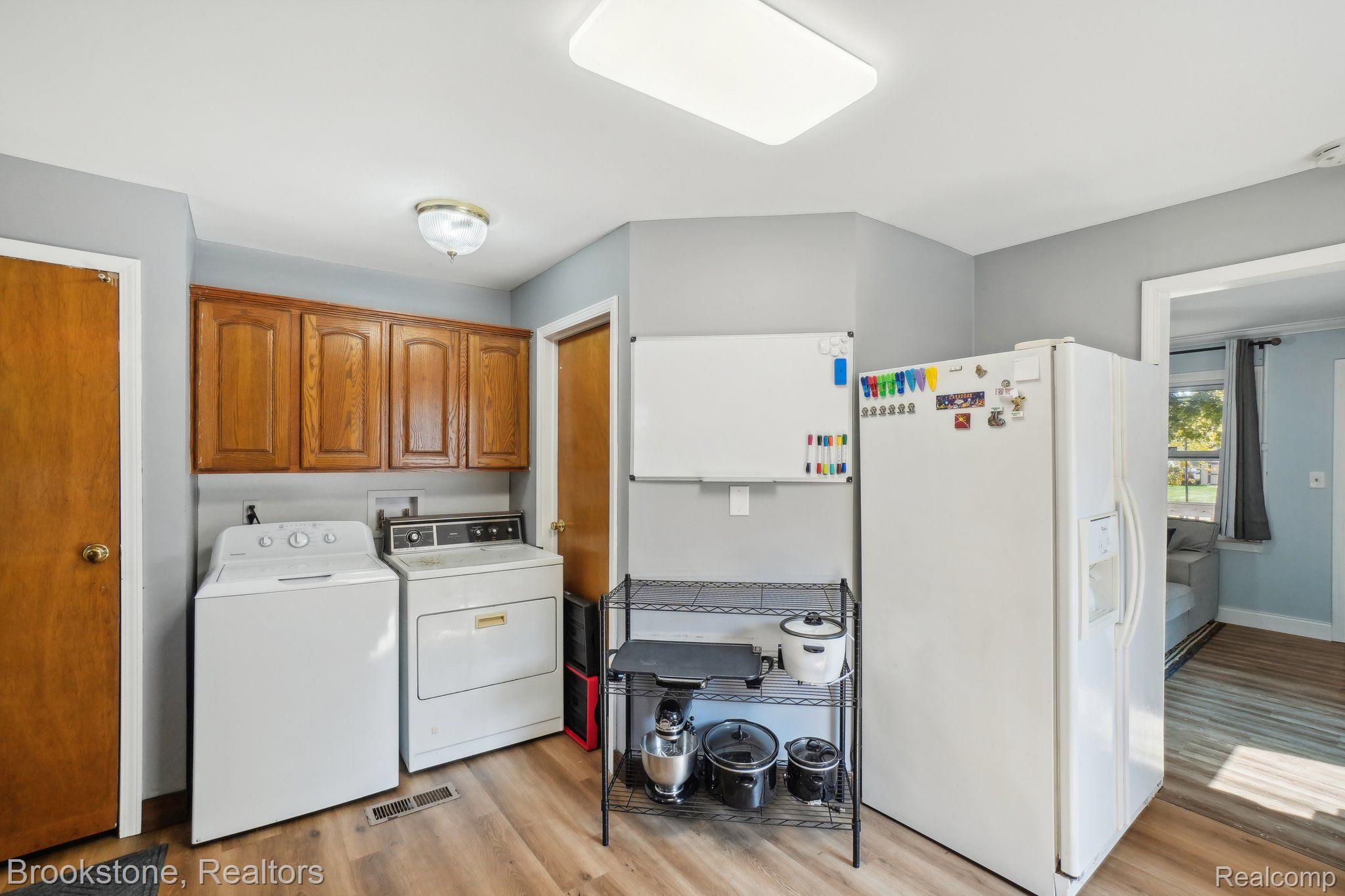 2689 BENDER Avenue