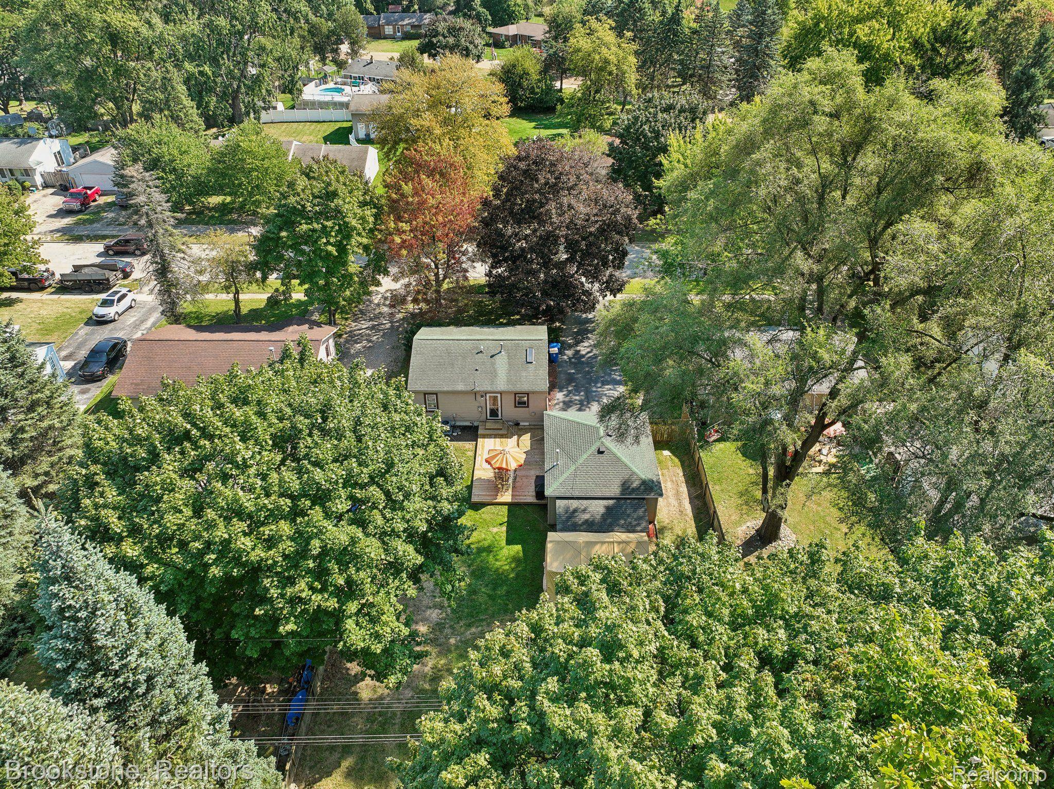 2689 BENDER Avenue