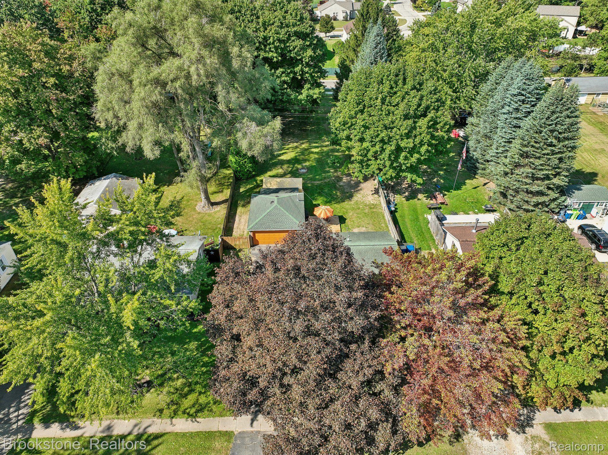 2689 BENDER Avenue