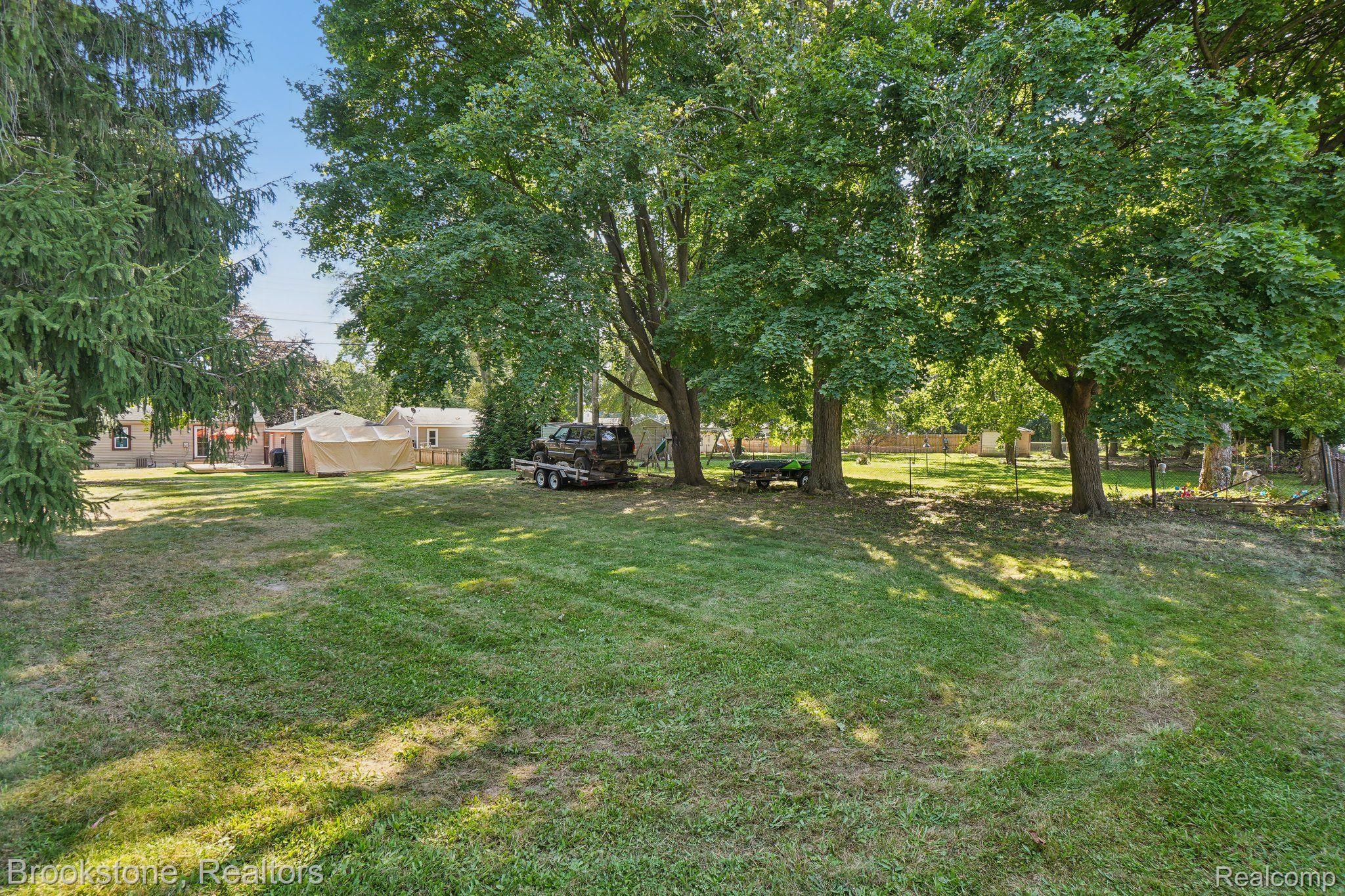 2689 BENDER Avenue