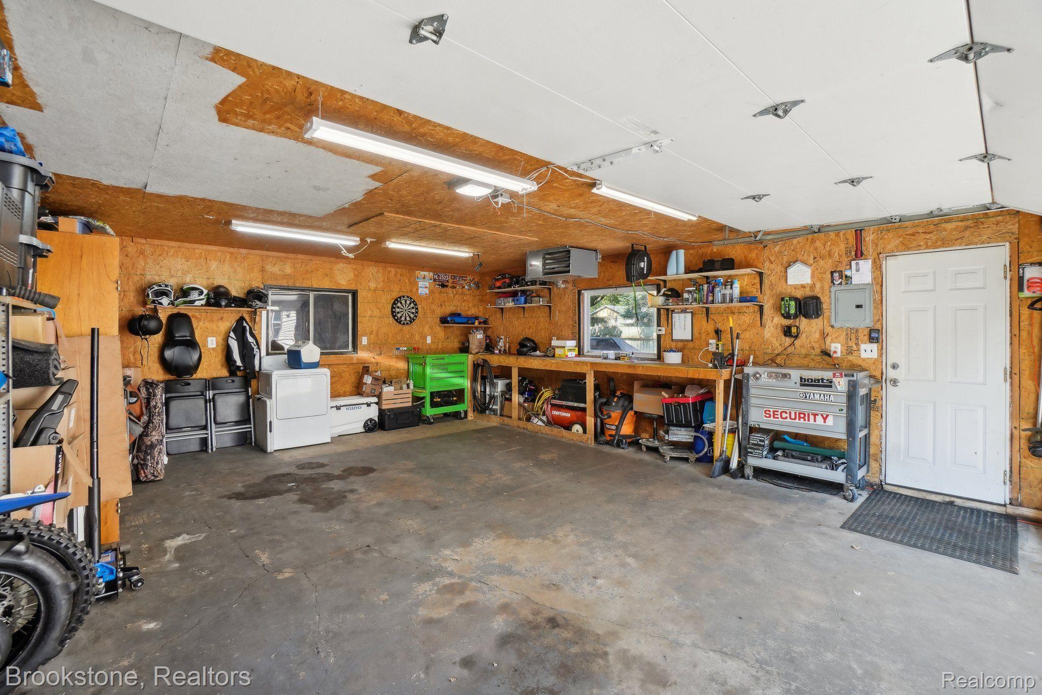 2689 BENDER Avenue