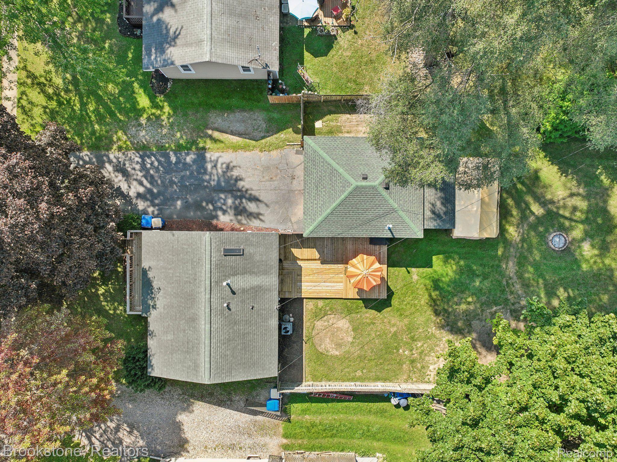2689 BENDER Avenue