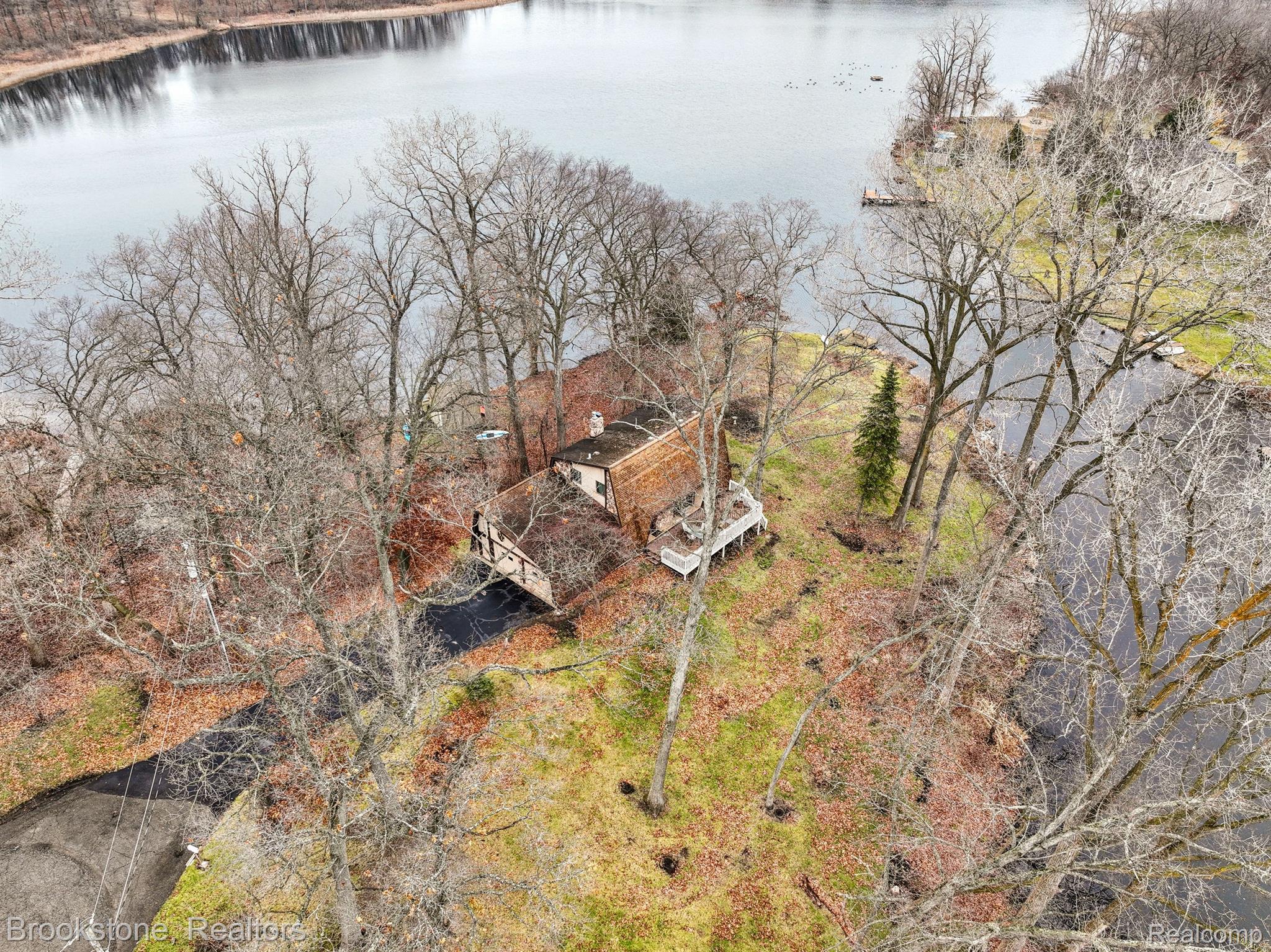 1301 GLEN OAKS Road