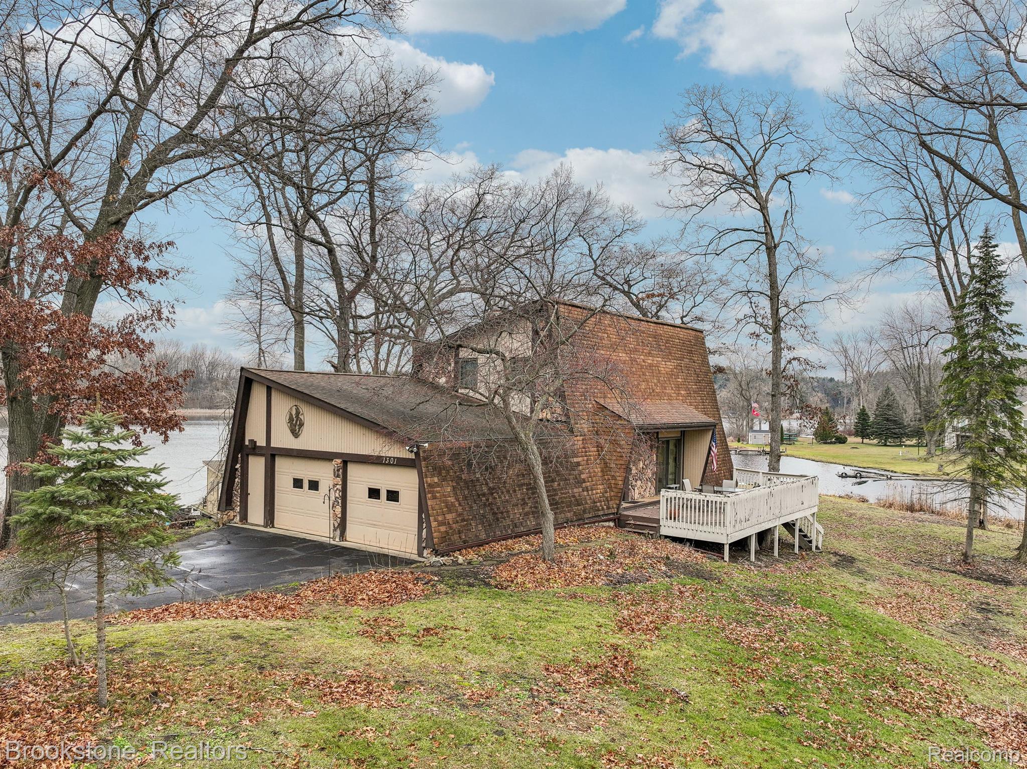 1301 GLEN OAKS Road
