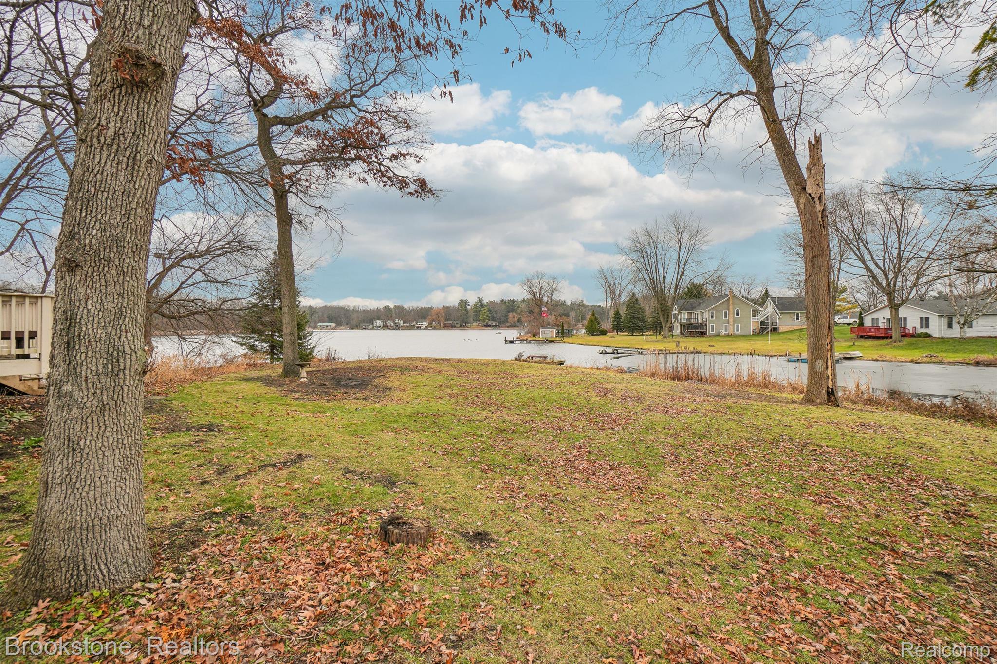 1301 GLEN OAKS Road