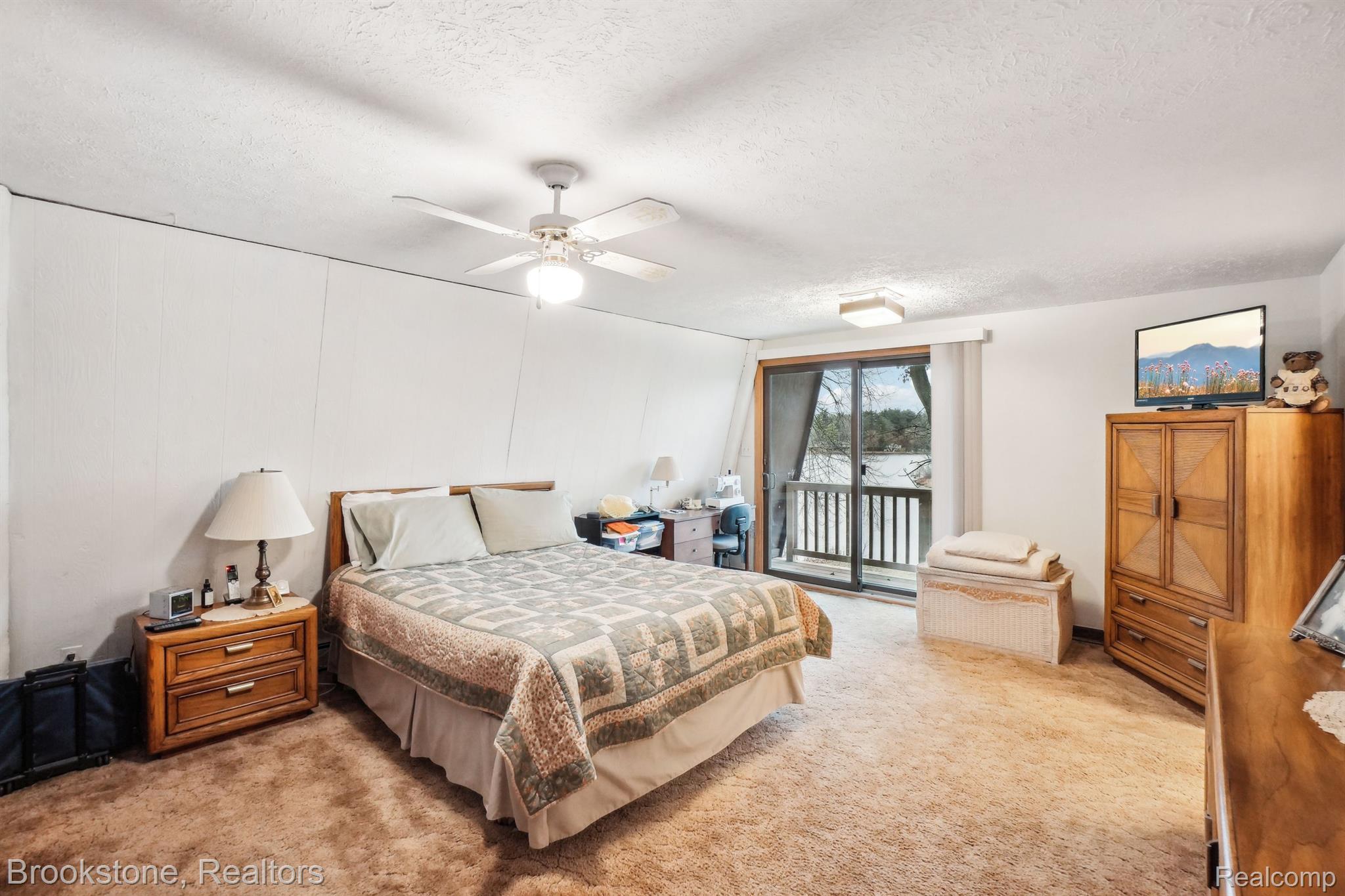 1301 GLEN OAKS Road