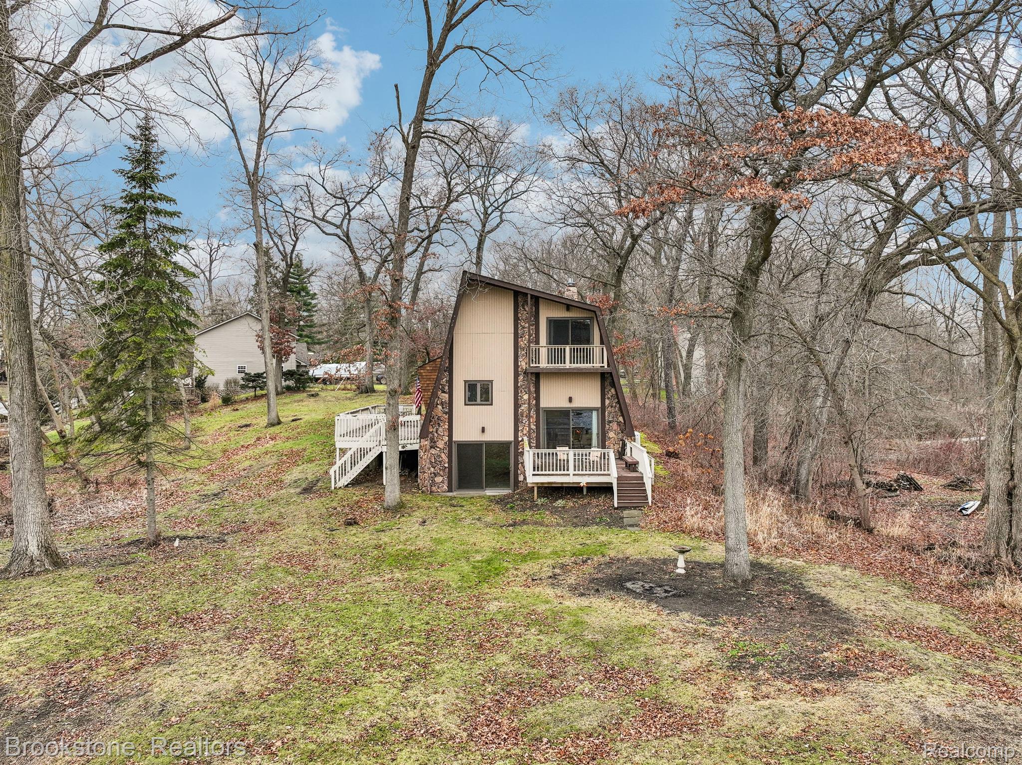 1301 GLEN OAKS Road