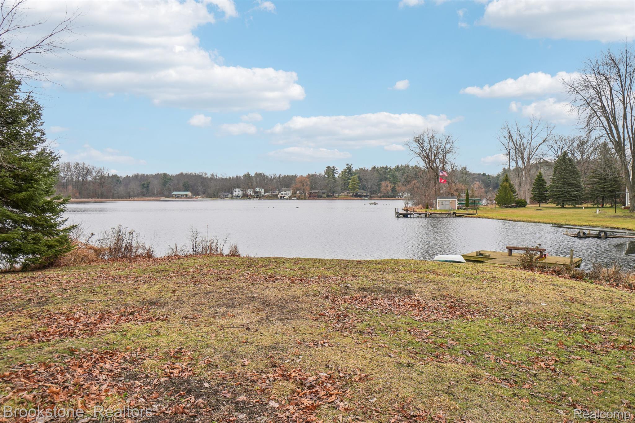 1301 GLEN OAKS Road