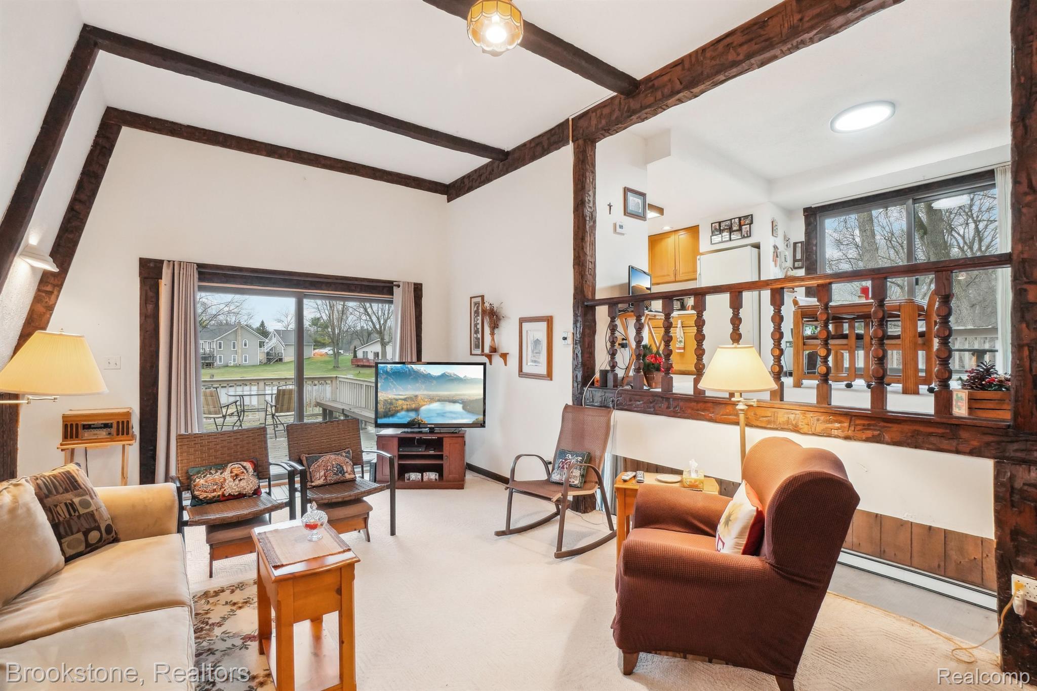 1301 GLEN OAKS Road