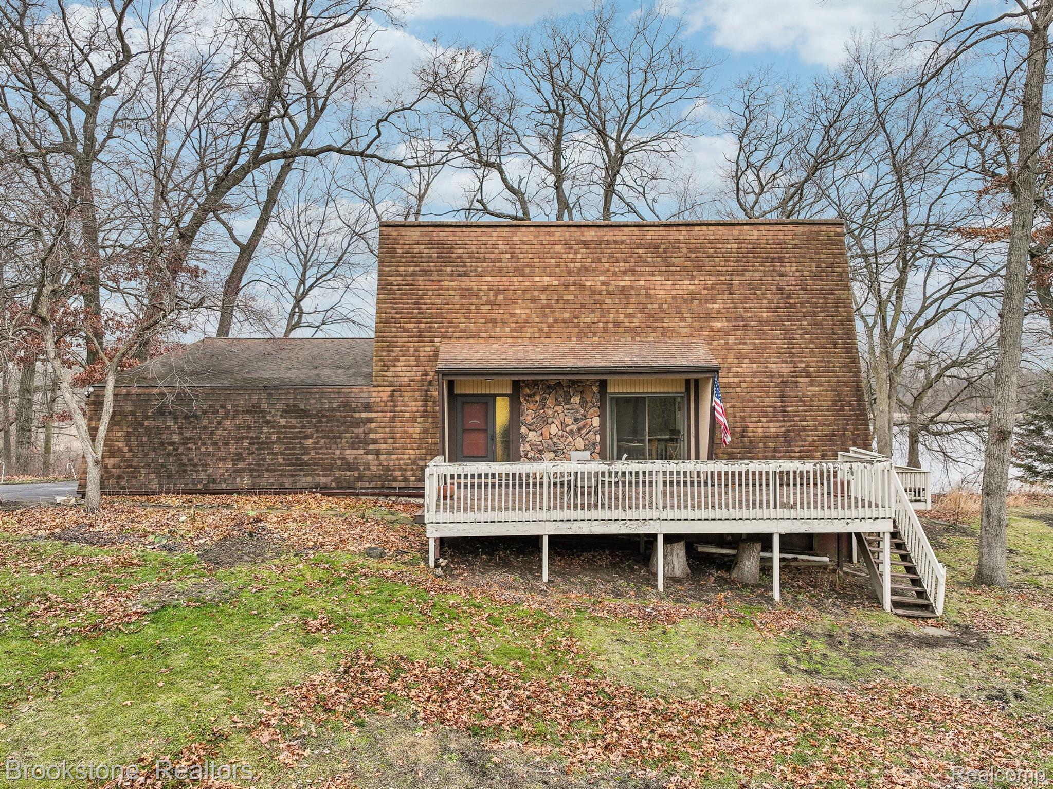 1301 GLEN OAKS Road