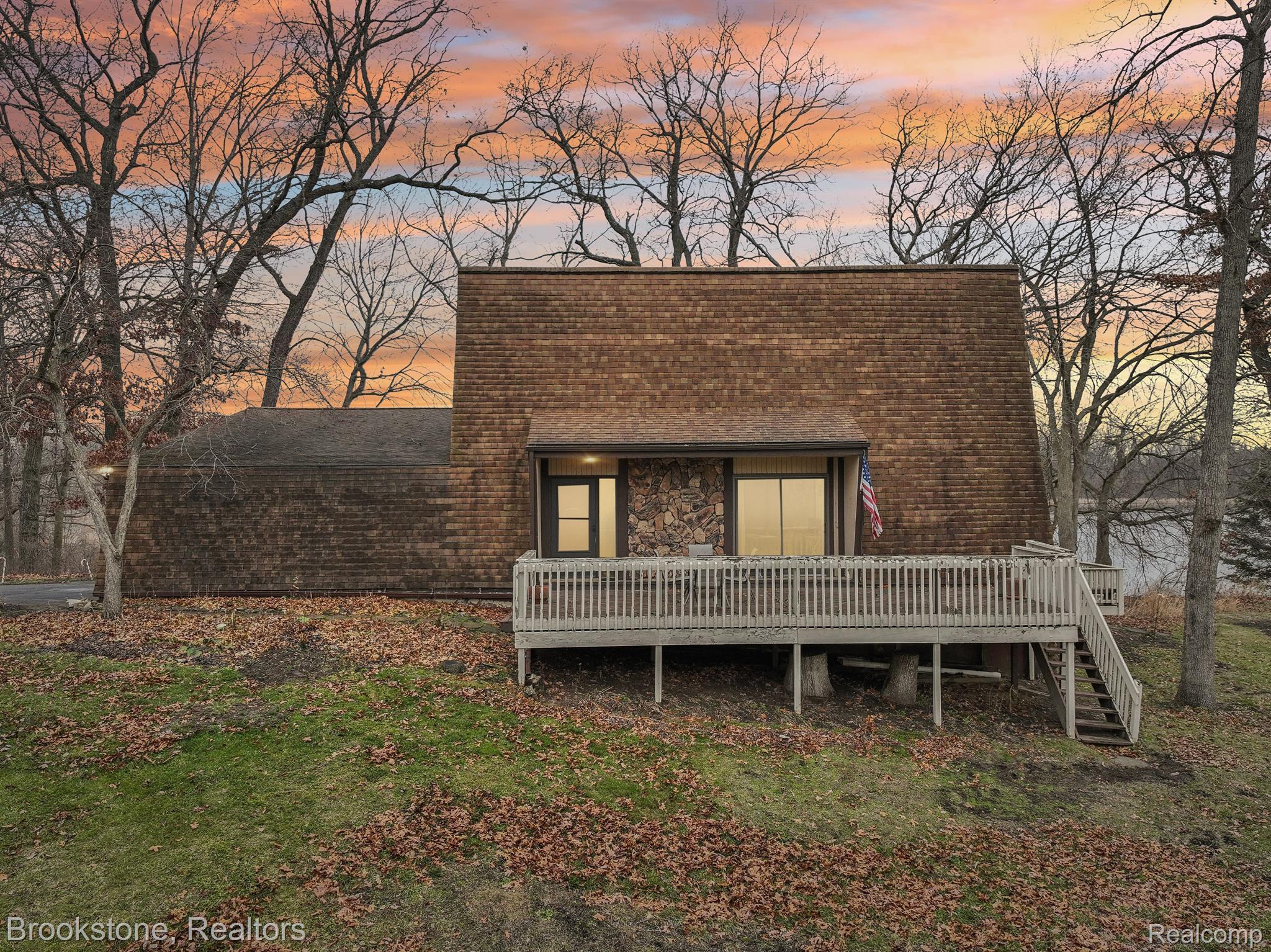 1301 GLEN OAKS Road
