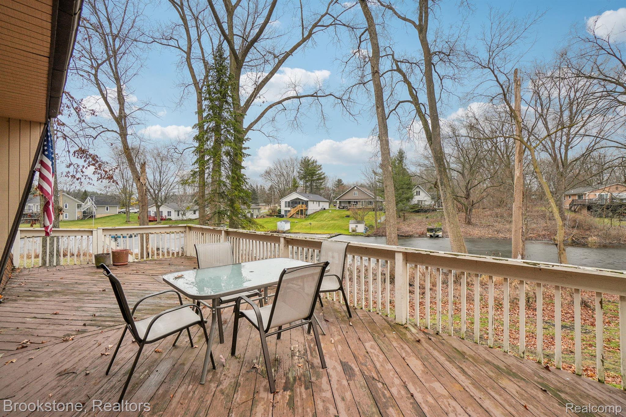 1301 GLEN OAKS Road