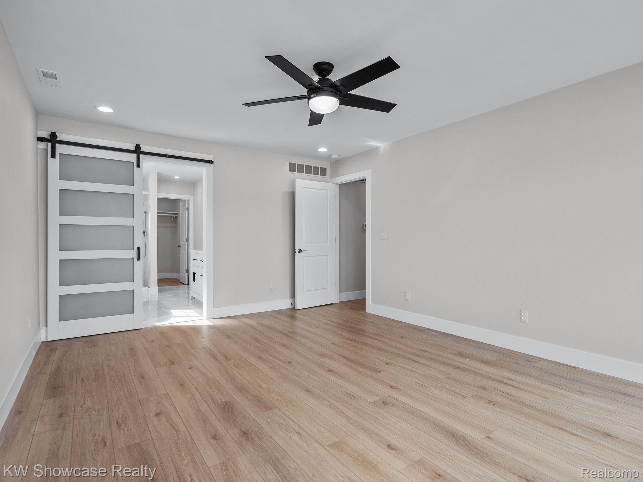 4975 COSHOCTON Drive